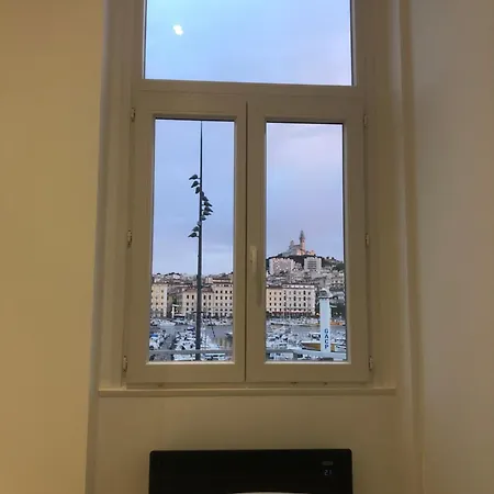 Vue Imprenable Vieux-port Et Notre Dame Ostello Marsiglia